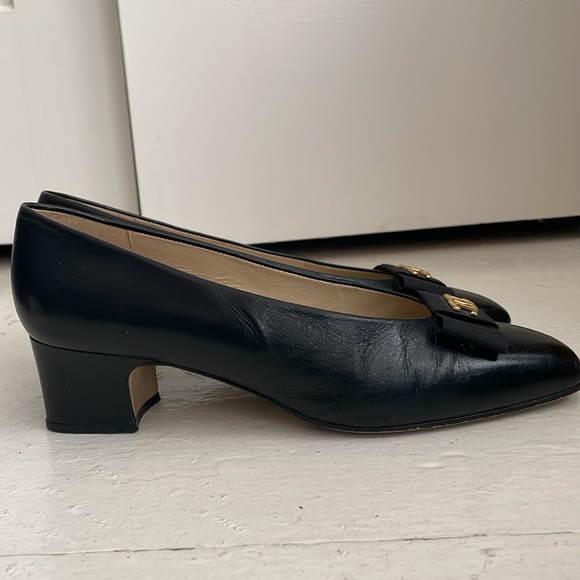 Etienne Aigner black leather heels 7.5 - Picture 5 of 11